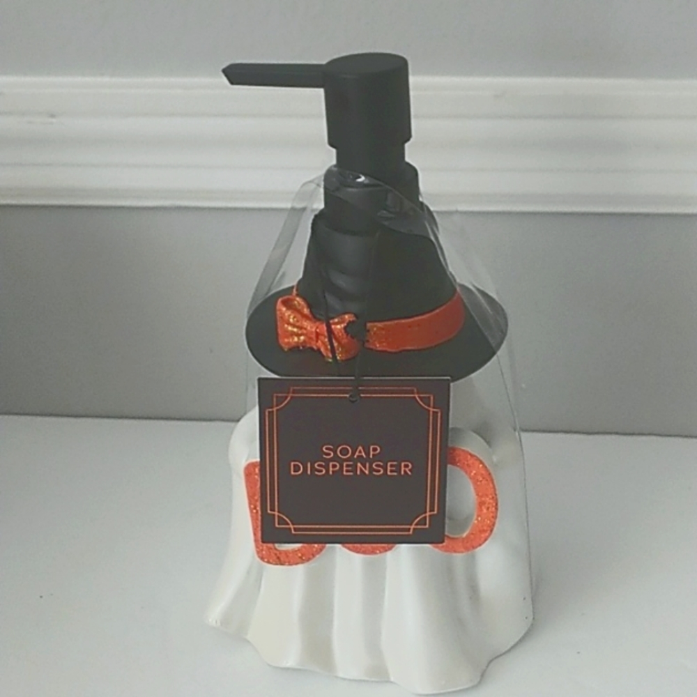 Halloween White Ghost Liquid Soap Lotion Pump Dispenser Spooky - Picture 5 of 6
